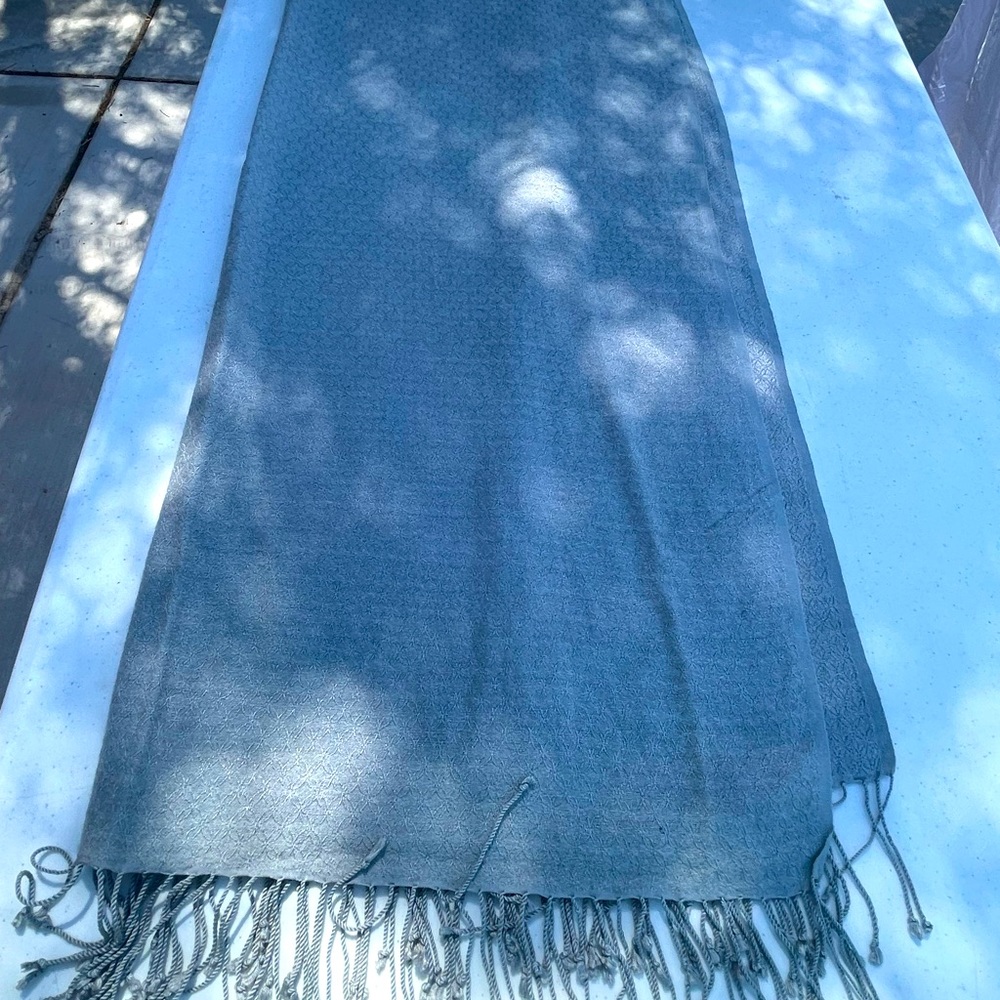 Pashmina scarf/shawl/wrap
